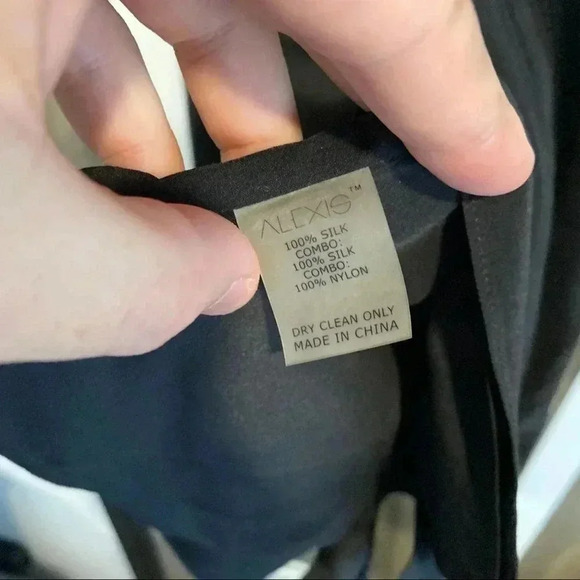 220 Alexis Sleeveless Silk Blouse with Ruffle Details - Picture 3 of 3